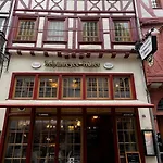 Schwarzer Adler