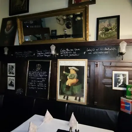 Schwarzer Adler Hotel *