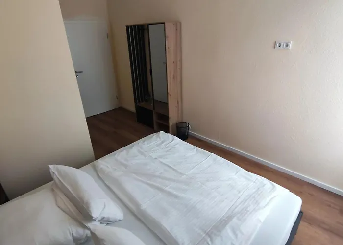 Schwarzer Adler Hotel *